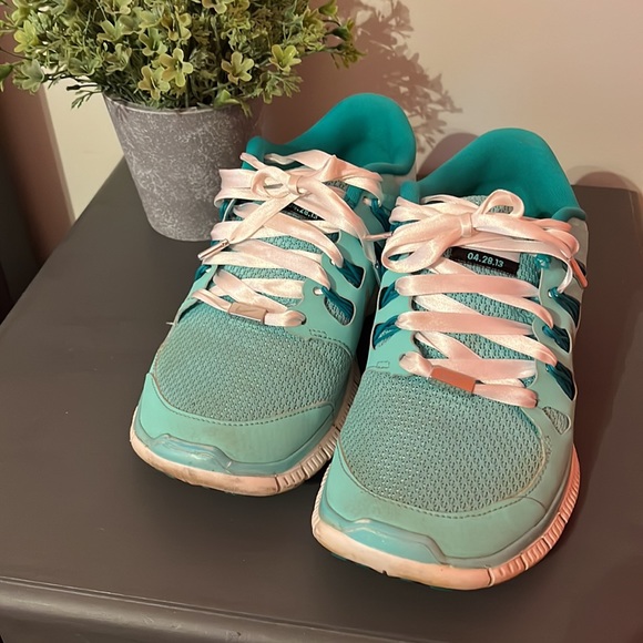 RARE Limited edition, Nike free 5.0 We run DC 2013 Tiffany blue, women’s size 6 - Picture 9 of 10